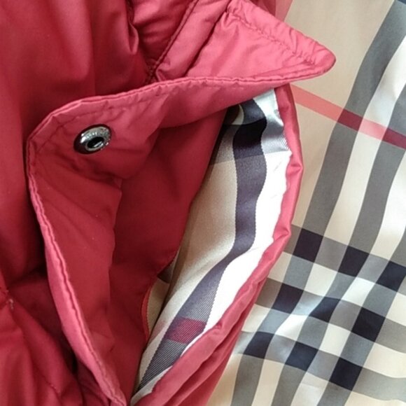 Burberry Goose Down Hooded Diamond Quilted Puffer Jacket - Picture 12 of 16